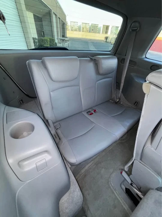 2004 Toyota Highlander - Image 10 of 12