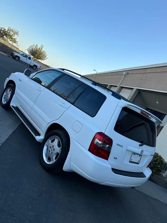 2004 Toyota Highlander - Image 4 of 12