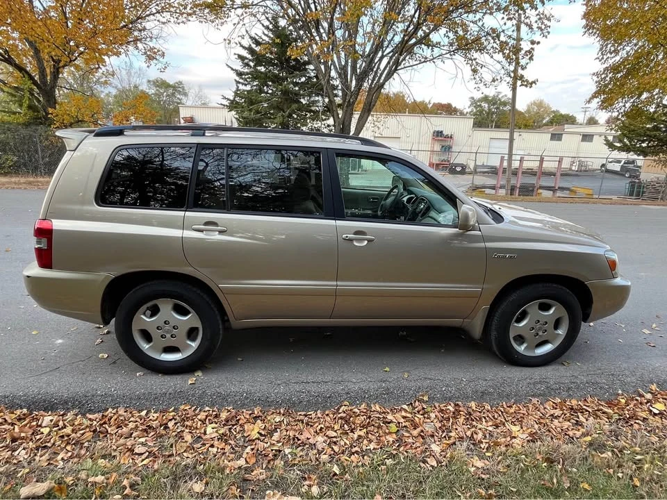 2004 Toyota Highlander - Image 3 of 13