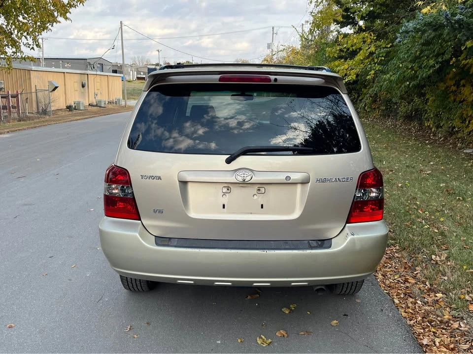 2004 Toyota Highlander - Image 5 of 13