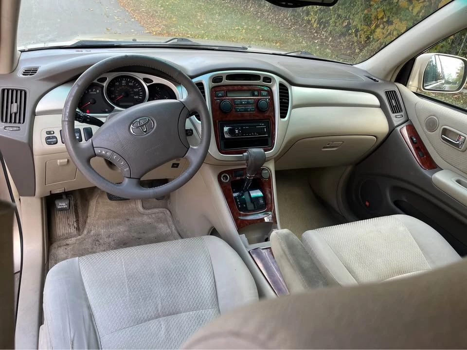 2004 Toyota Highlander - Image 8 of 13