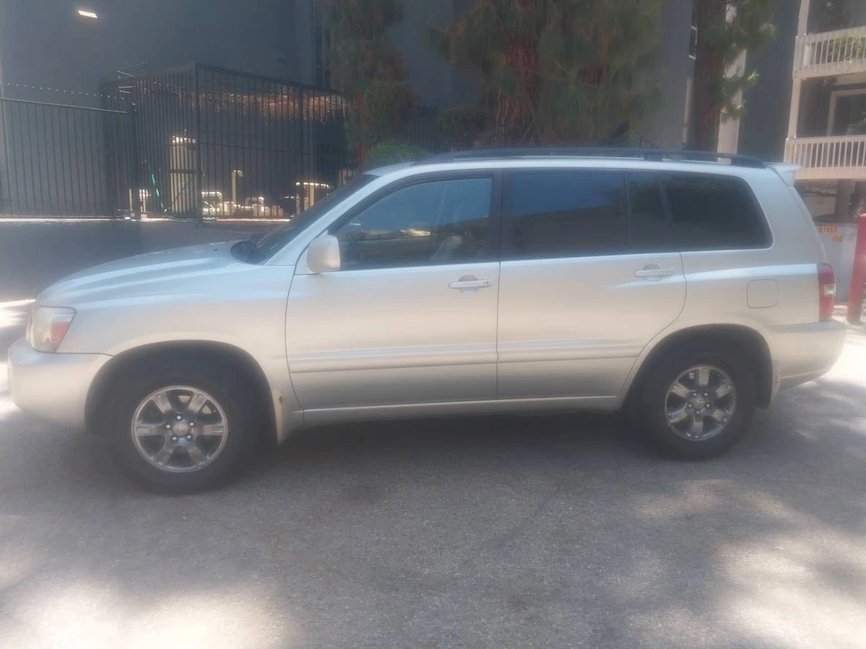 2004 Toyota Highlander - Image 4 of 9