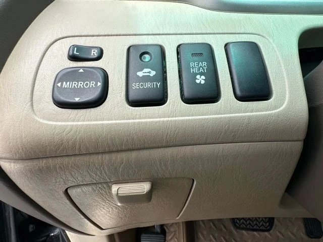 2004 Toyota Highlander - Image 16 of 21