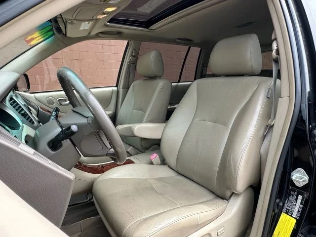2004 Toyota Highlander - Image 12 of 21