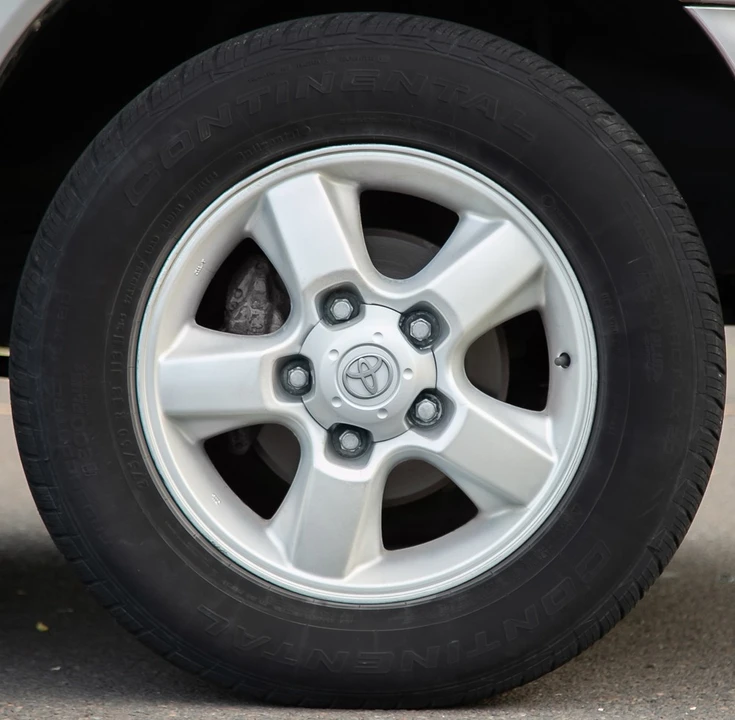 2004 Toyota - Image 11 of 19