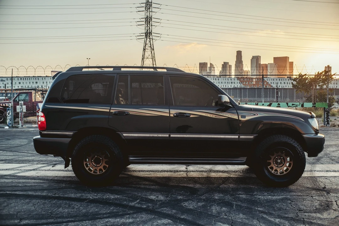 2004 Toyota J100 Land Cruiser - Image 3 of 28