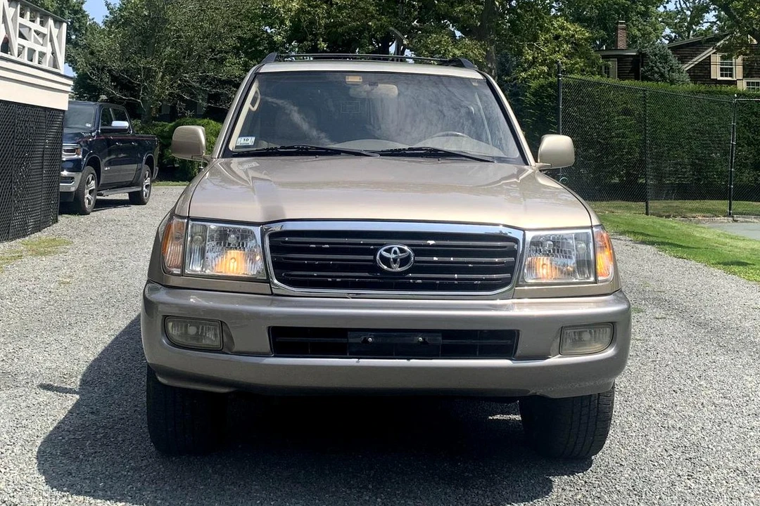 2004 Toyota J100 Land Cruiser - Image 2 of 31