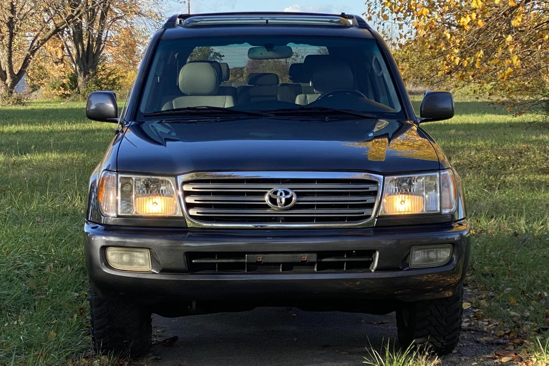 2004 Toyota J100 Land Cruiser - Image 2 of 31