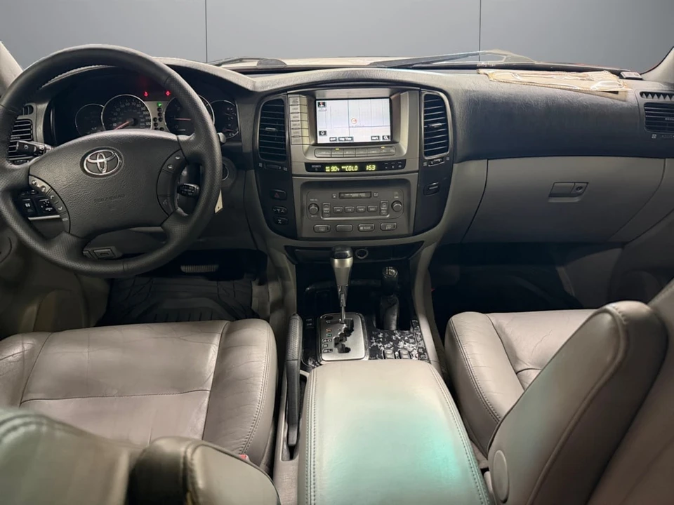 2004 Toyota J100 Land Cruiser - Image 12 of 25