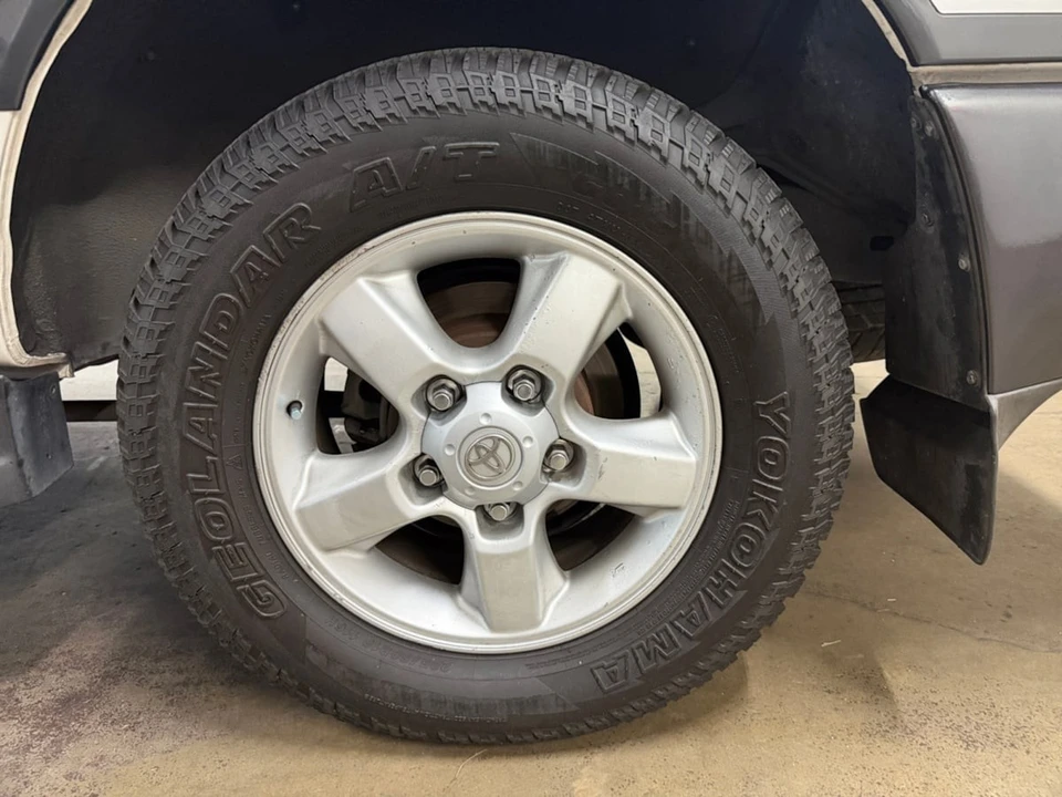 2004 Toyota J100 Land Cruiser - Image 23 of 25