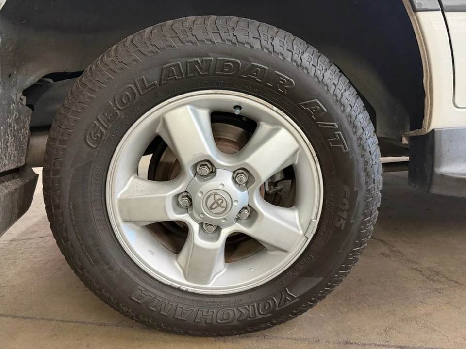 2004 Toyota J100 Land Cruiser - Image 24 of 25