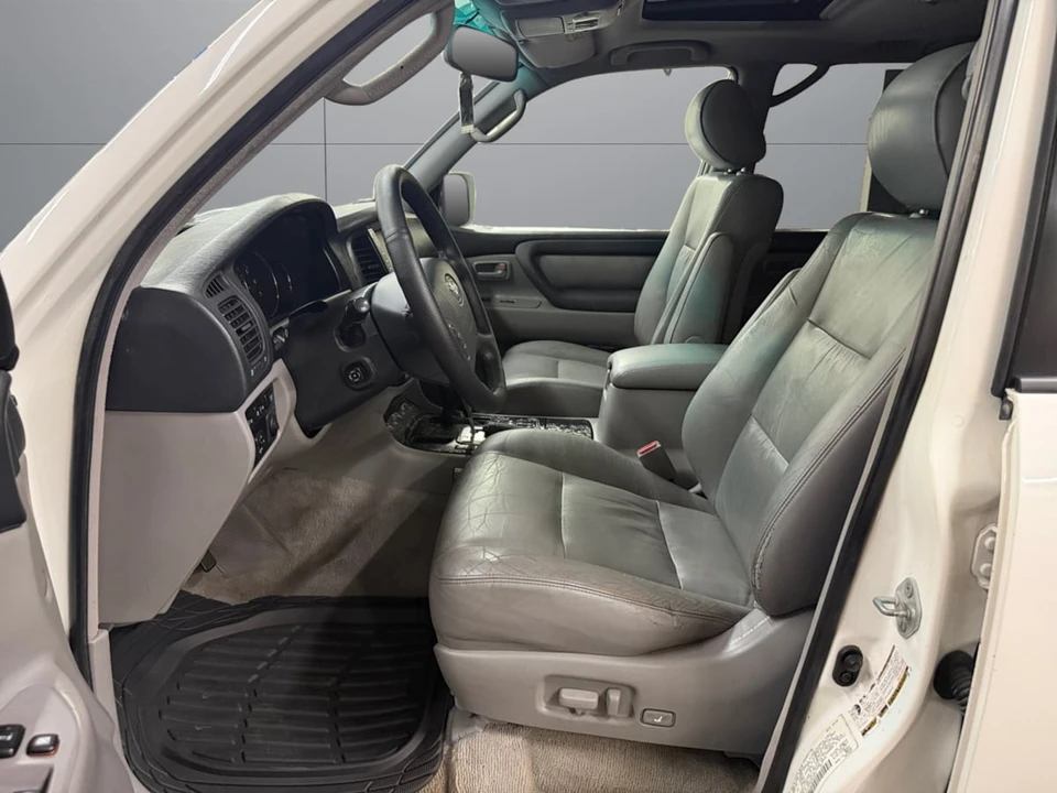 2004 Toyota J100 Land Cruiser - Image 10 of 25