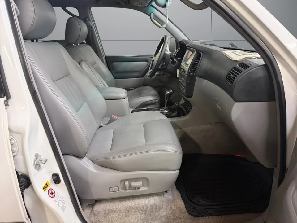 2004 Toyota J100 Land Cruiser - Image 17 of 25