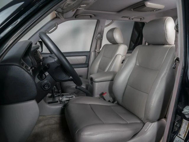 2004 Toyota J100 Land Cruiser - Image 11 of 16
