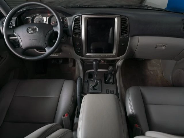2004 Toyota J100 Land Cruiser - Image 9 of 16