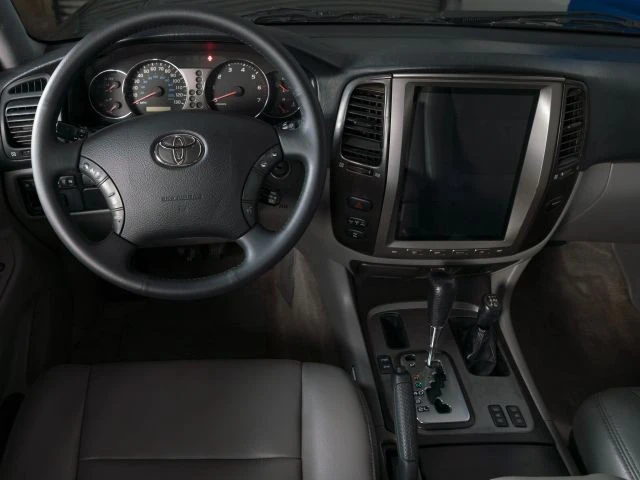 2004 Toyota J100 Land Cruiser - Image 10 of 16