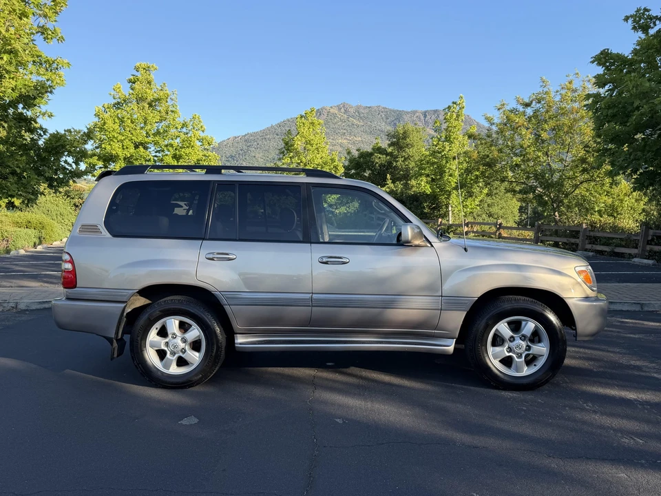 2004 Toyota J100 Land Cruiser - Image 9 of 31