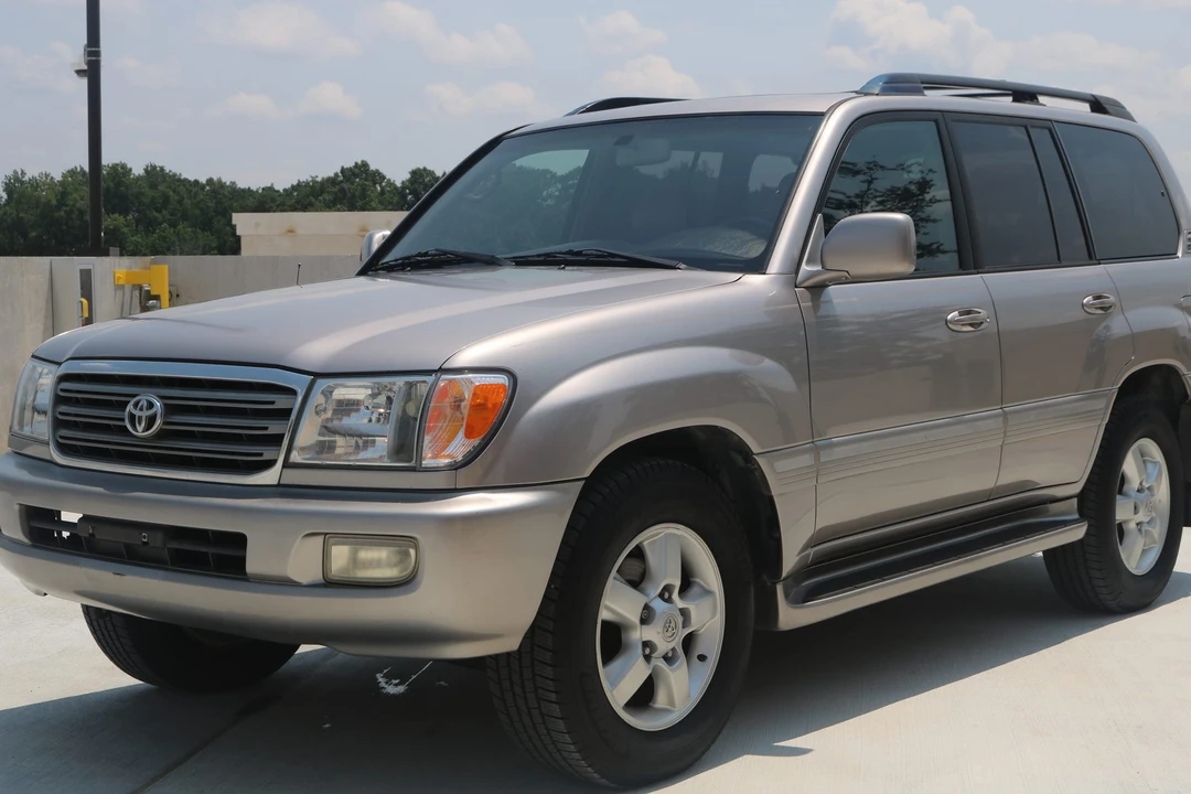 2004 Toyota J100 Land Cruiser - Image 10 of 31