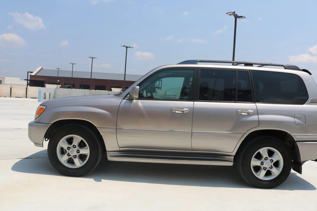 2004 Toyota J100 Land Cruiser - Image 11 of 31
