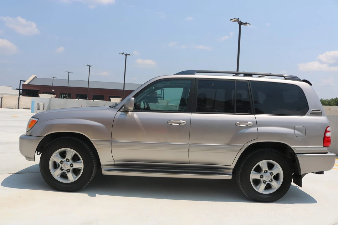 2004 Toyota J100 Land Cruiser - Image 12 of 31
