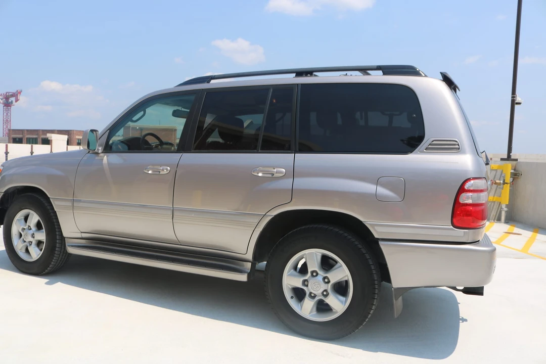 2004 Toyota J100 Land Cruiser - Image 13 of 31