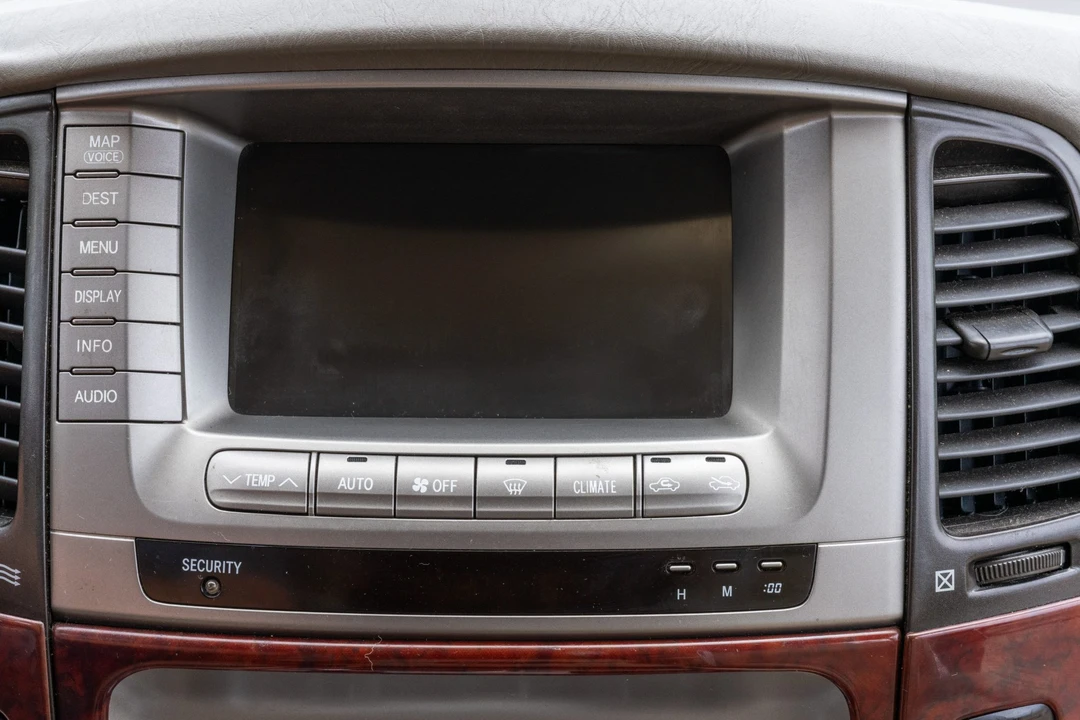 2004 Toyota J100 Land Cruiser - Image 31 of 31