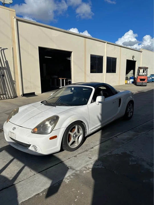 2004 Toyota MR2 Spyder/MR-S - Image 3 of 10