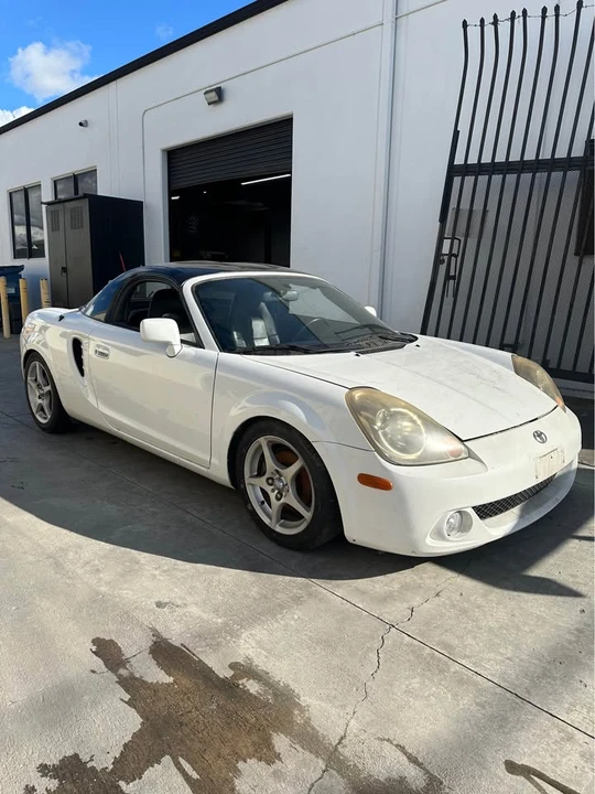 2004 Toyota MR2 Spyder/MR-S - Image 2 of 10
