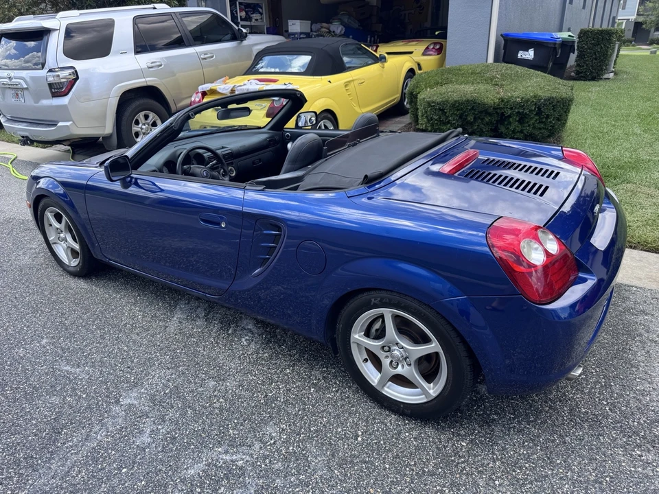 2004 Toyota MR2 Spyder/MR-S - Image 9 of 24