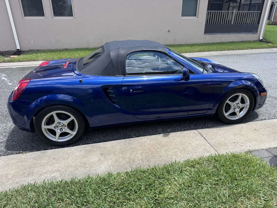 2004 Toyota MR2 Spyder/MR-S - Image 8 of 24