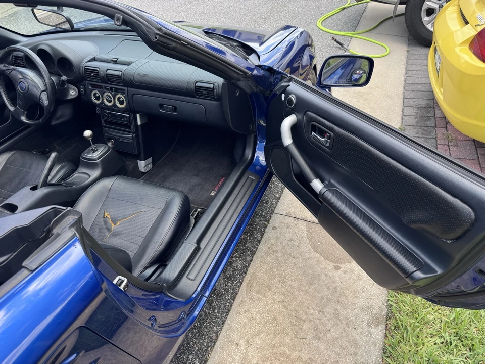 2004 Toyota MR2 Spyder/MR-S - Image 13 of 24