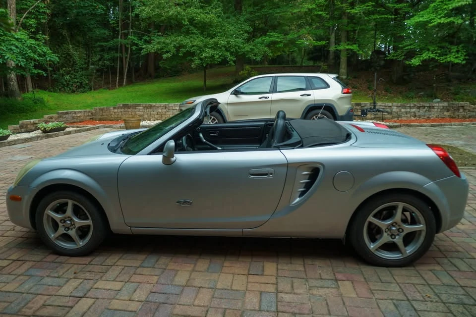 2004 Toyota MR2 Spyder/MR-S - Image 3 of 17