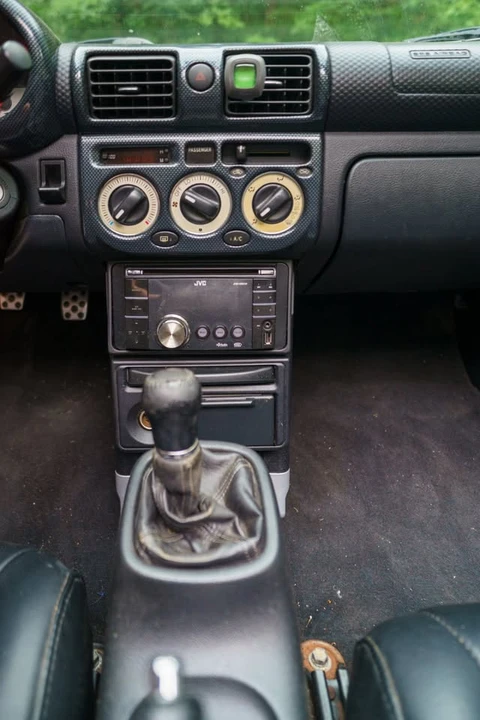2004 Toyota MR2 Spyder/MR-S - Image 11 of 17