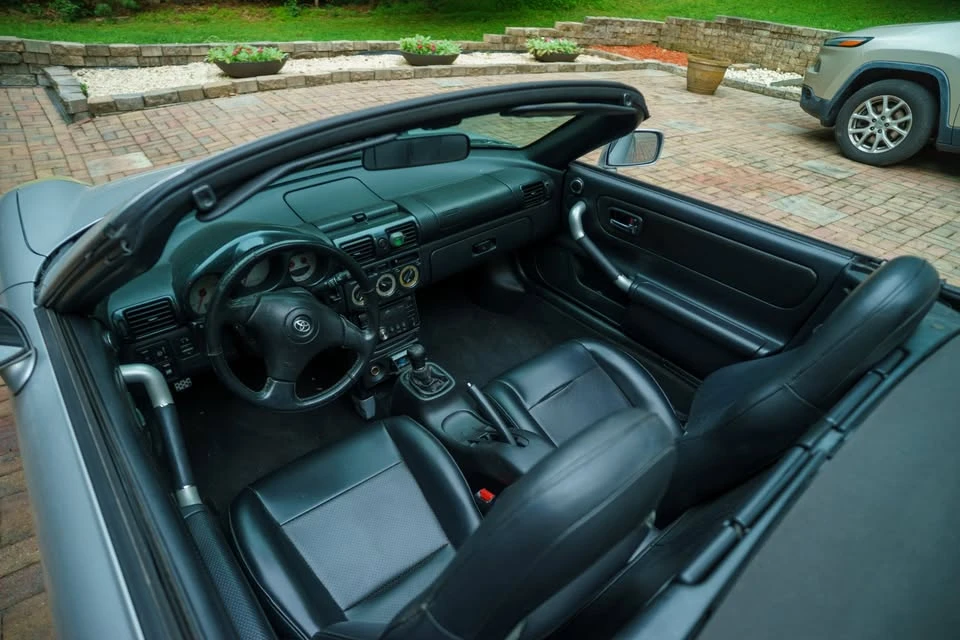 2004 Toyota MR2 Spyder/MR-S - Image 9 of 17