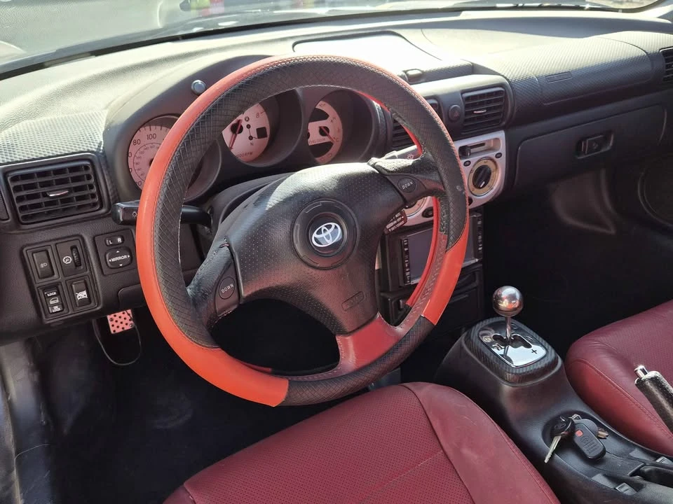2004 Toyota MR2 Spyder/MR-S - Image 12 of 15