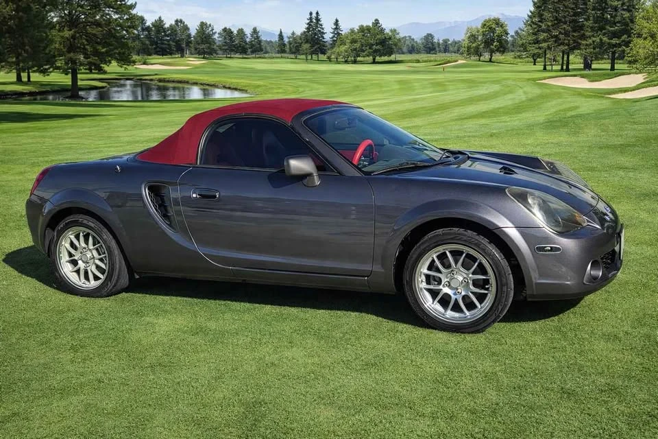 2004 Toyota MR2 Spyder/MR-S - Image 3 of 15