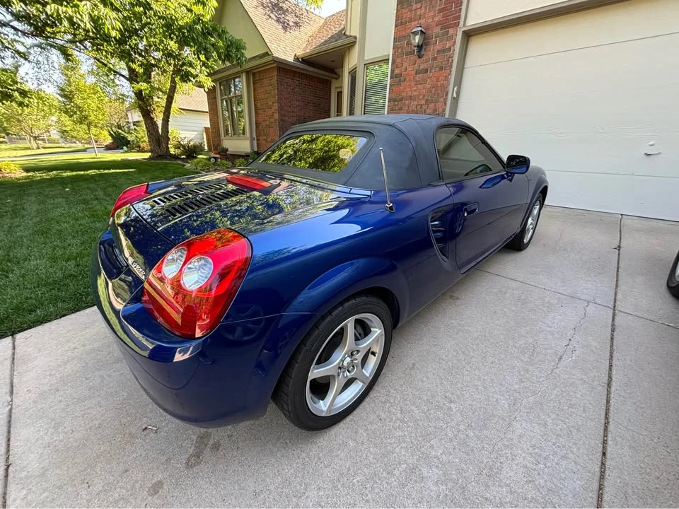 2004 Toyota MR2 Spyder/MR-S - Image 5 of 12