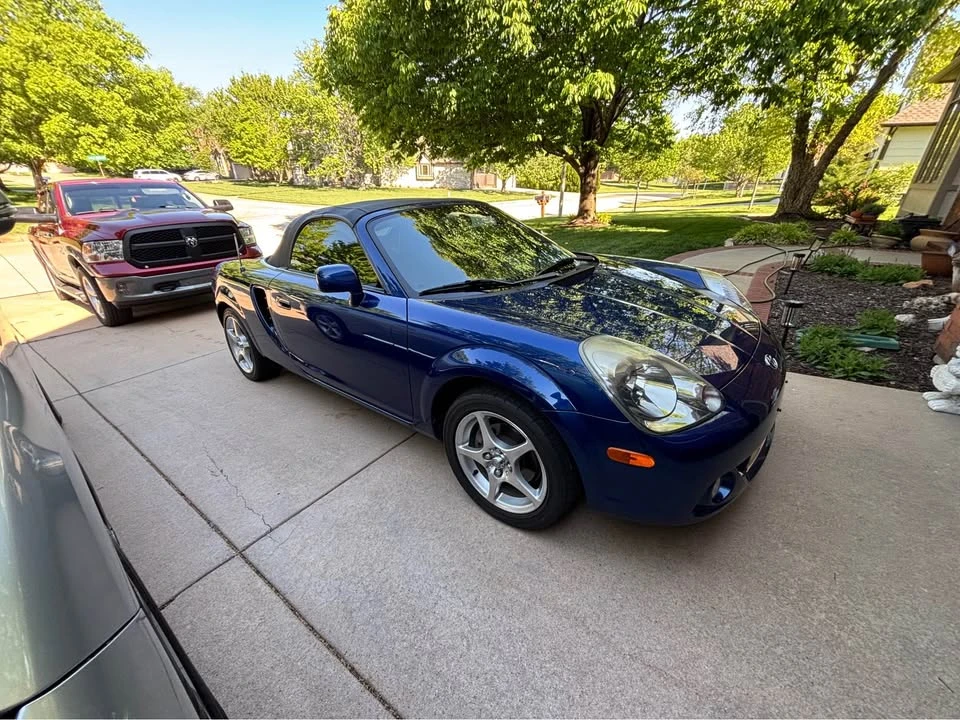 2004 Toyota MR2 Spyder/MR-S - Image 3 of 12