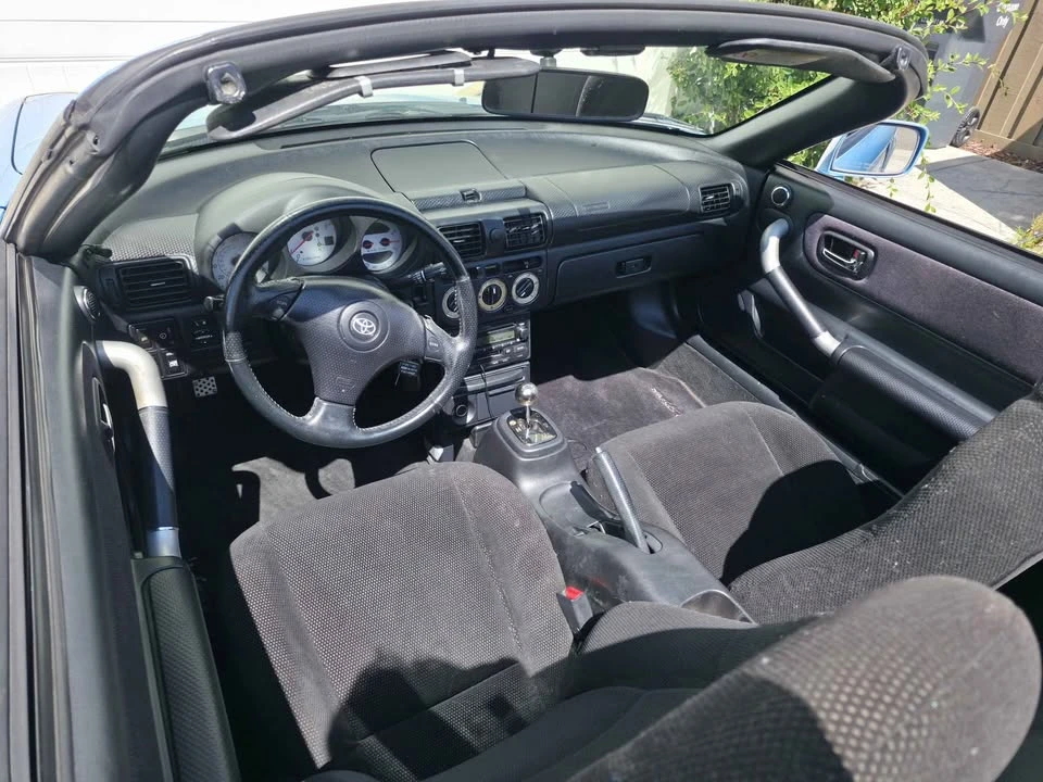 2004 Toyota MR2 Spyder/MR-S - Image 12 of 13