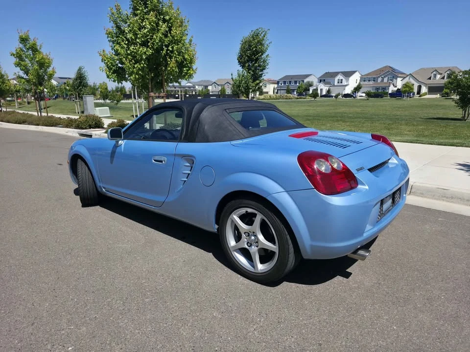 2004 Toyota MR2 Spyder/MR-S - Image 11 of 13