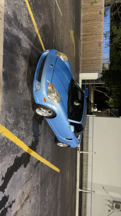 2004 Toyota MR2 Spyder/MR-S - Image 2 of 4