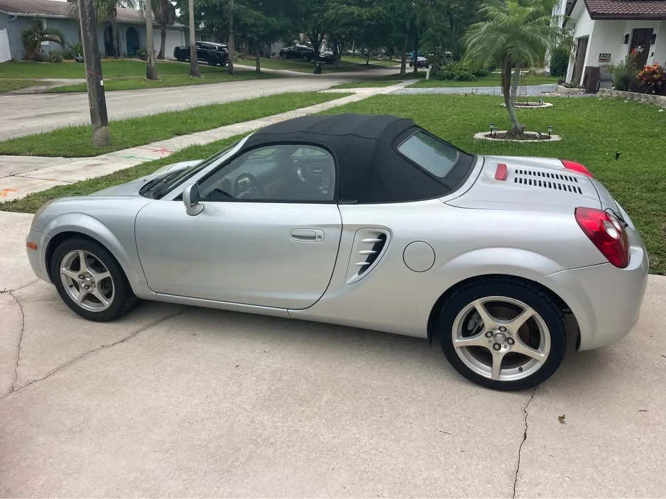 2004 Toyota MR2 Spyder/MR-S - Image 3 of 7