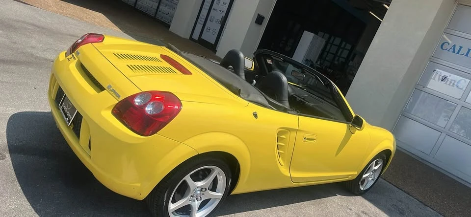 2004 Toyota MR2 Spyder/MR-S - Image 4 of 9