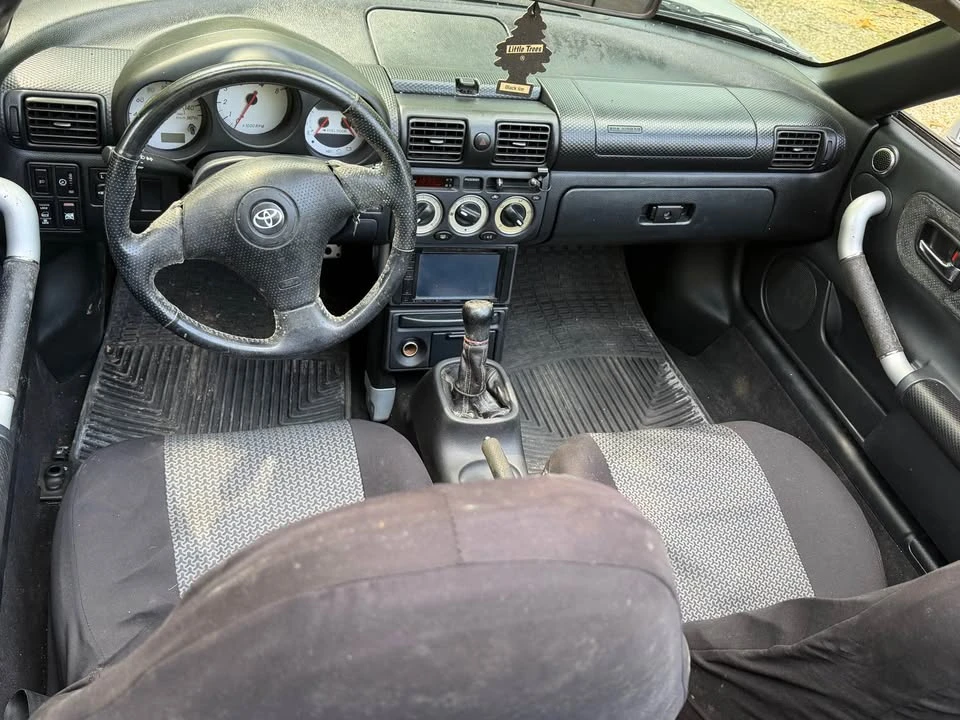 2004 Toyota MR2 Spyder/MR-S - Image 3 of 13