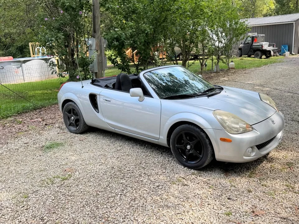 2004 Toyota MR2 Spyder/MR-S - Image 6 of 13