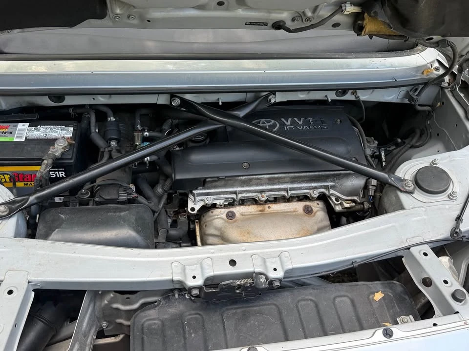 2004 Toyota MR2 Spyder/MR-S - Image 2 of 13