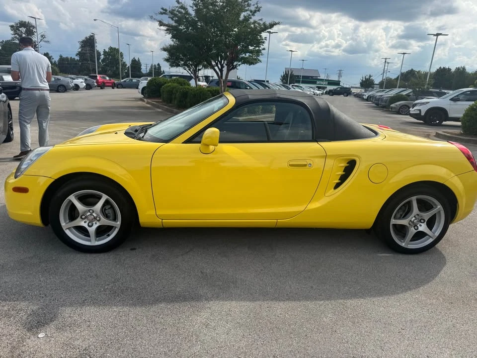 2004 Toyota MR2 Spyder/MR-S - Image 2 of 13