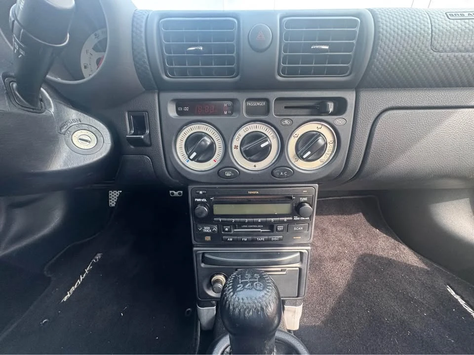2004 Toyota MR2 Spyder/MR-S - Image 12 of 13