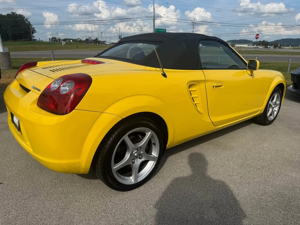 2004 Toyota MR2 Spyder/MR-S - Image 5 of 13
