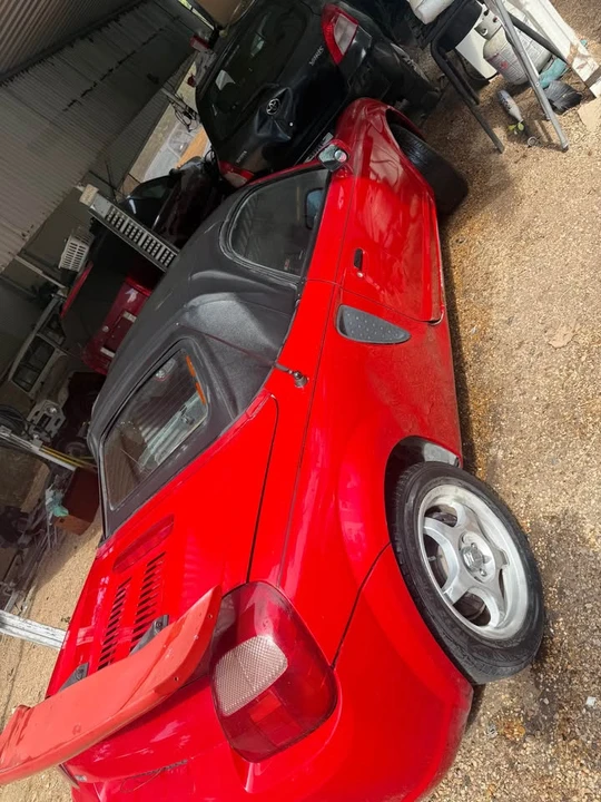 2004 Toyota MR2 Spyder/MR-S - Image 2 of 8